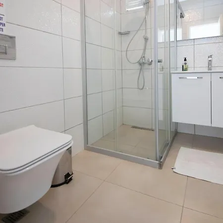 Lovely Seafront With Breathtaking Sea View In The Heart Of Apartment *