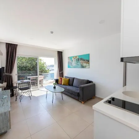 Lovely Seafront With Breathtaking Sea View In The Heart Of Appartamento Bodrum